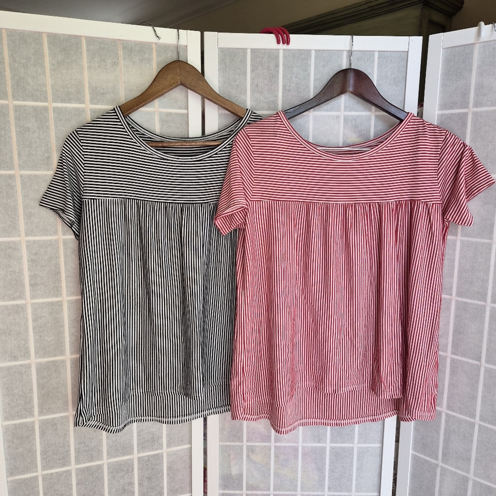 2 Striped Short Sleeve Tops Black and Red Sz S - Picture 1 of 4